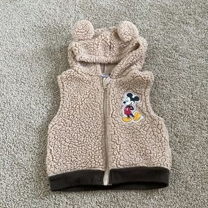 Zip up fleece Mickey vest